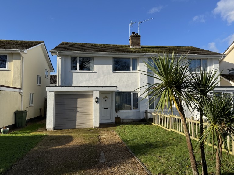 SWAN ROAD, STARCROSS