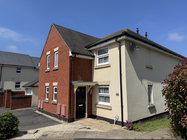 ROSCOFF ROAD, DAWLISH
